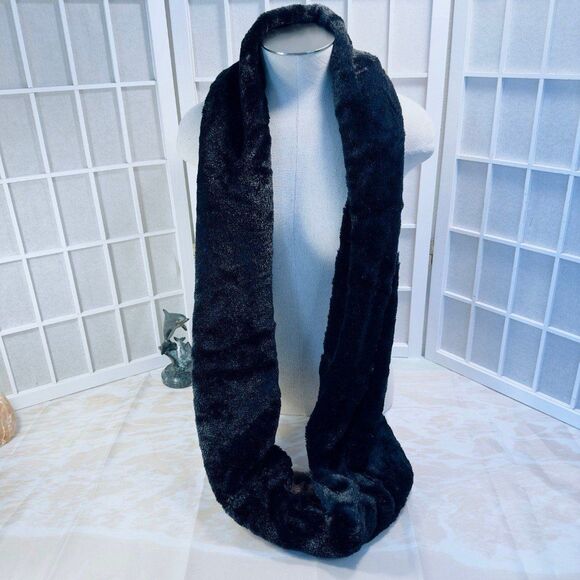 Faux Fur Reversable Infinity Scarf - Picture 5 of 12